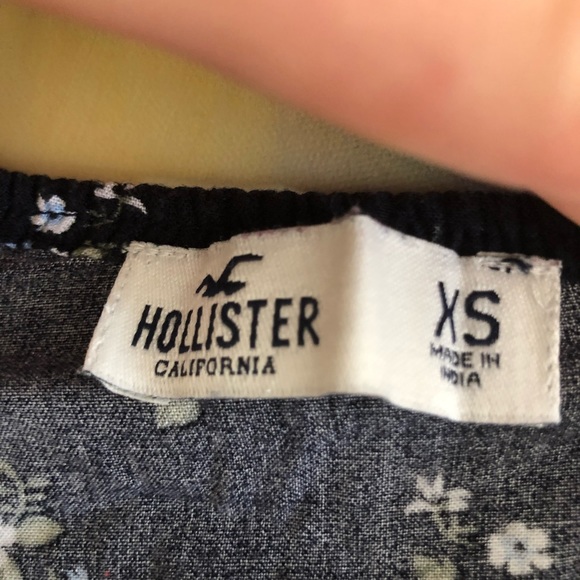 Hollister floral wrap around dress XS - Picture 4 of 5